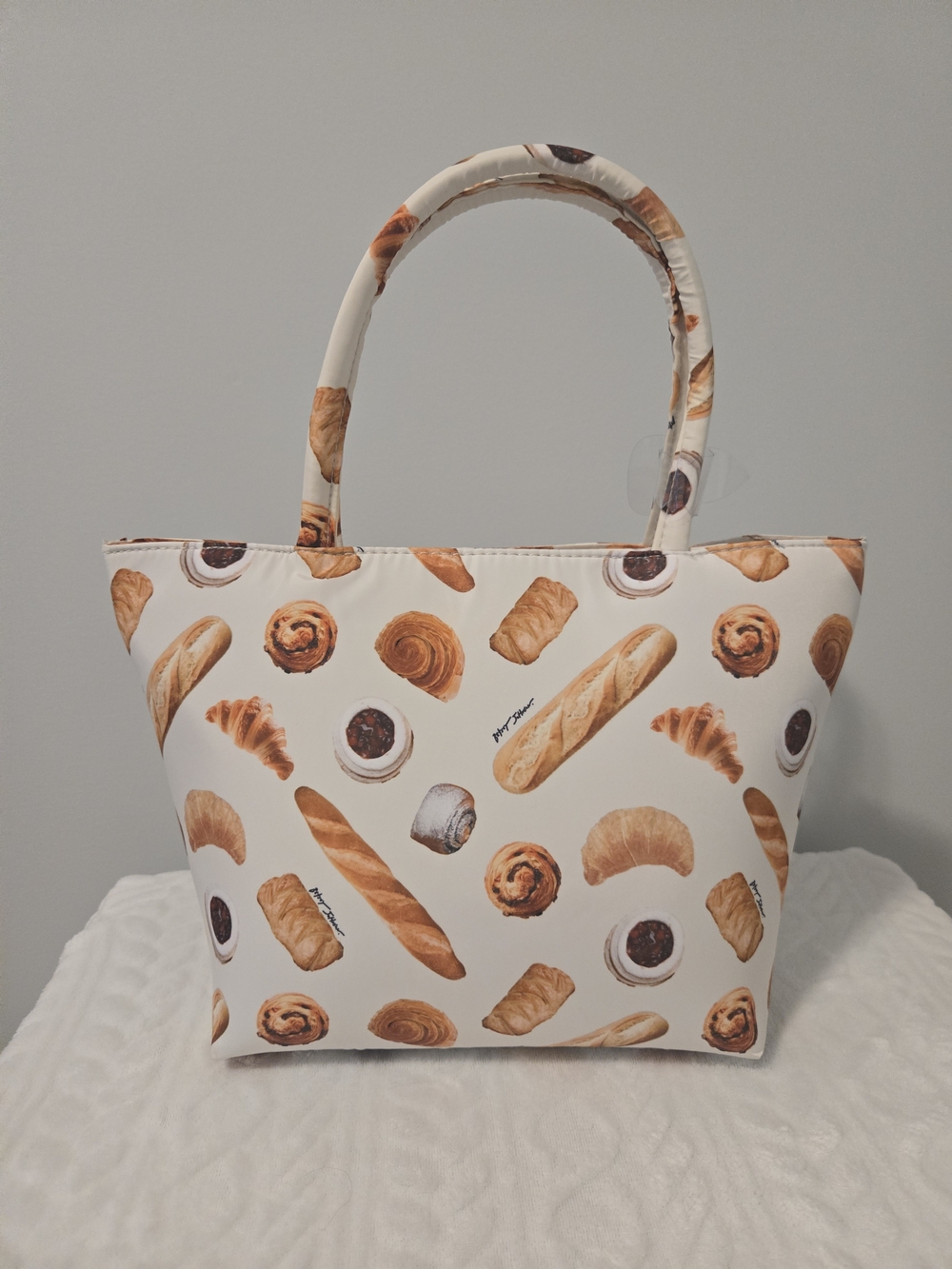 Betsey Johnson Baguette French Bread Pastries Insulated Lunch Tote Bag - Picture 2 of 10